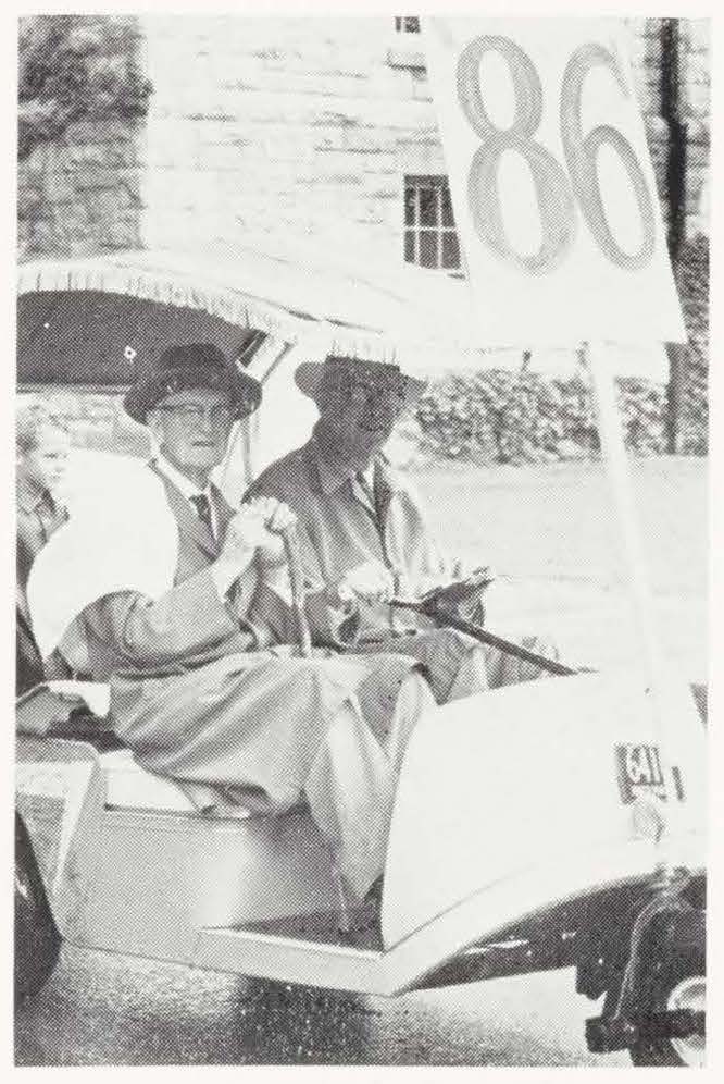 13 - AR 1963 07 - oldest alum 1886 back for 77th reunion Ernest A. Blackmer, Class of 1886, celebrating for his 77th reunion in 1963 (July 1963 Alumni Review)